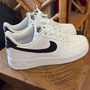 Nike Air Force 1 men’s size 8.5